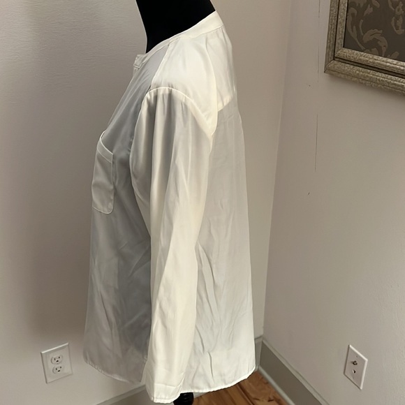 Chico’s Ivory polyester / rayon blend tunic style buttoned down top blouse Sz M - Picture 3 of 8